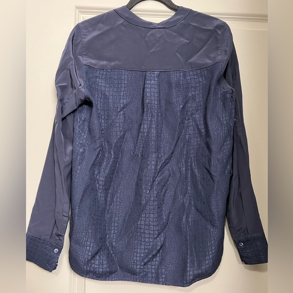 Vince Navy Long-Sleeve Crocodile-Embossed Blouse Size S - Picture 6 of 11